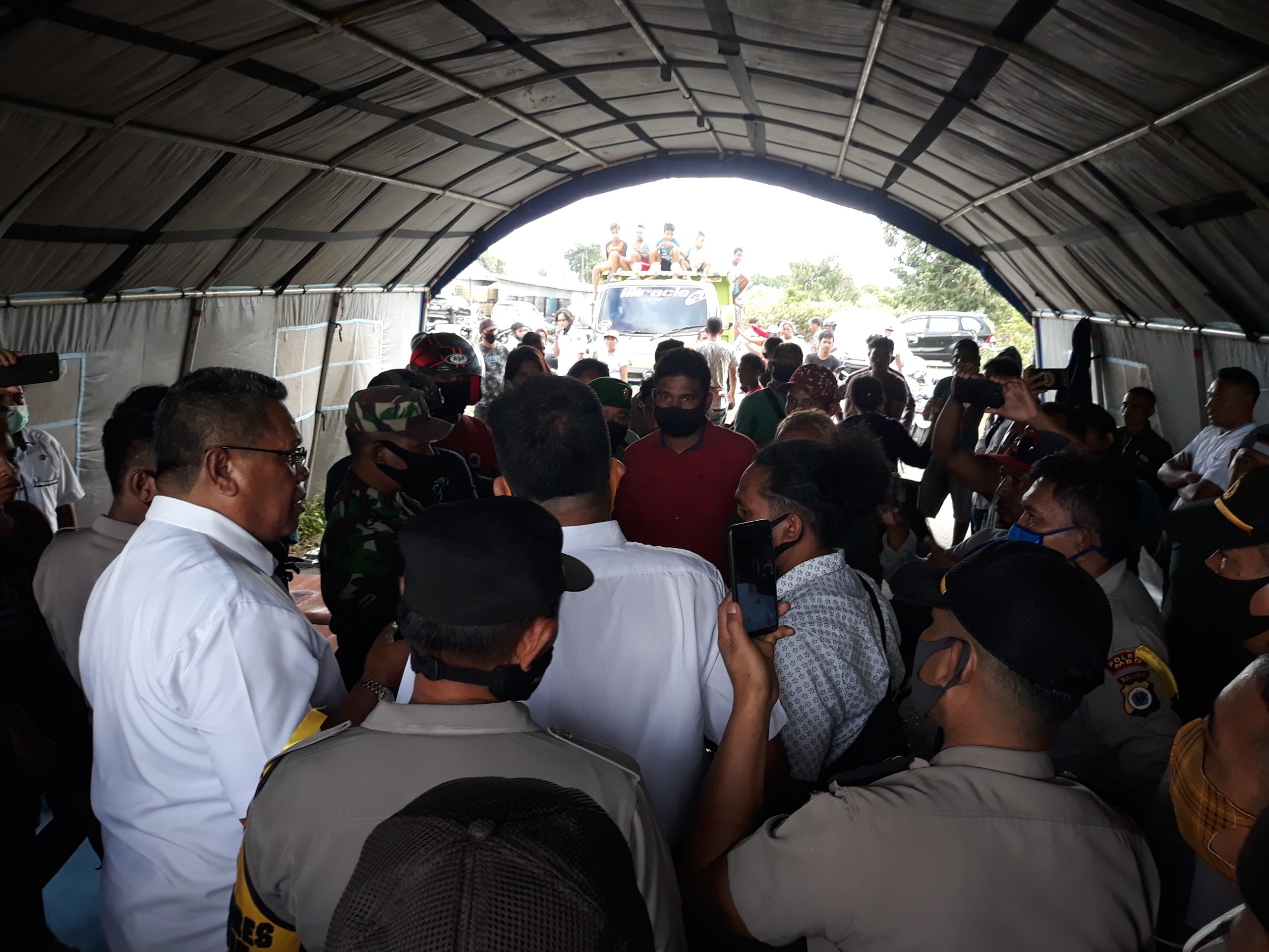 Resah Soal Penanganan, Keluarga Pasien Korona Ngamuk
