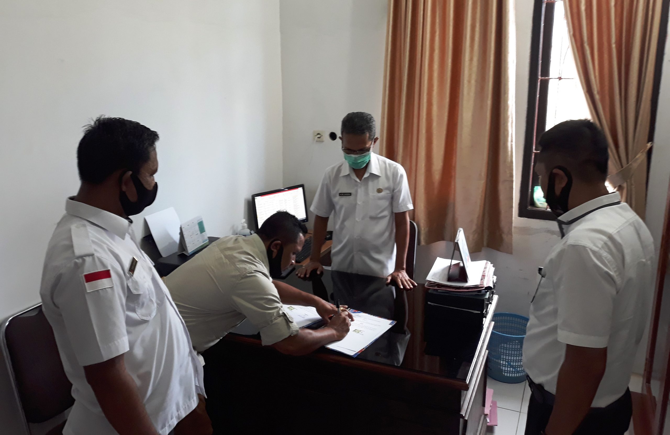 Lindungi Kesehatan, Bawaslu dan Dinkes MBD Teken Nota Kesepahaman