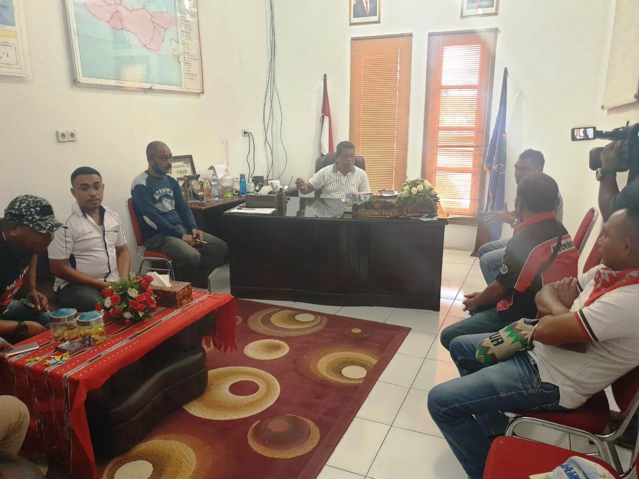 Picu Polimik, Pengumuman Berangkat Mendahului Instruksi dan Surat Edaran Bupati