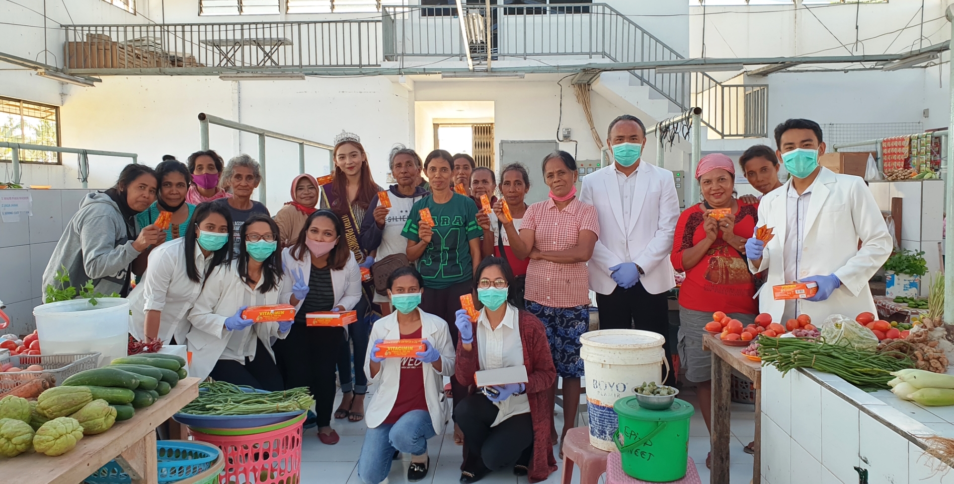 IAI Gandeng Puteri Pariwisata MBD Bagi Hand Sanitizer dan Vitamin C