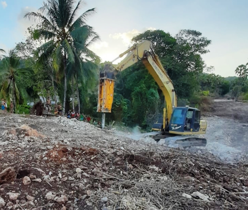 Masyarakat Pupulyora Bangga Atas Pembangunan Jalan Sirtu
