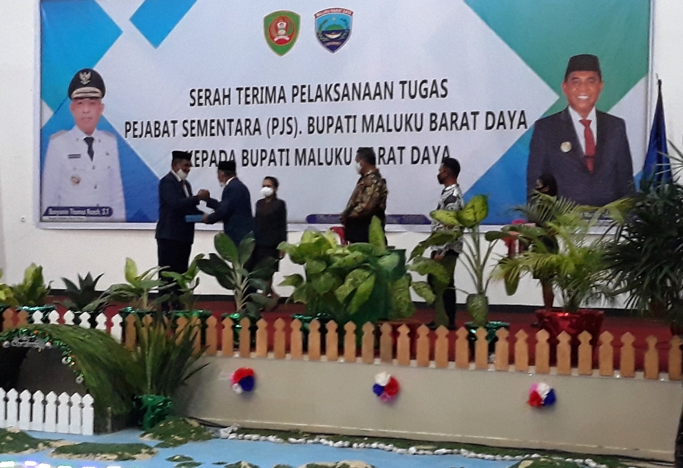 Bertugas Kembali Sebagai Bupati, Noach Terima Predikat Tinggi