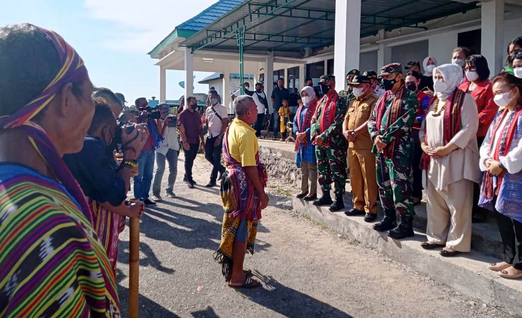 Pangdam XVI Pattimura Kunjungi Bumi Kalwedo