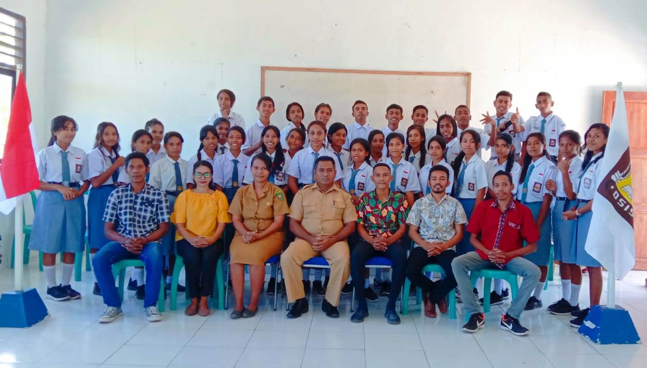 Dahoklory Lantik Pengurus OSIS SMAN 14 MBD
