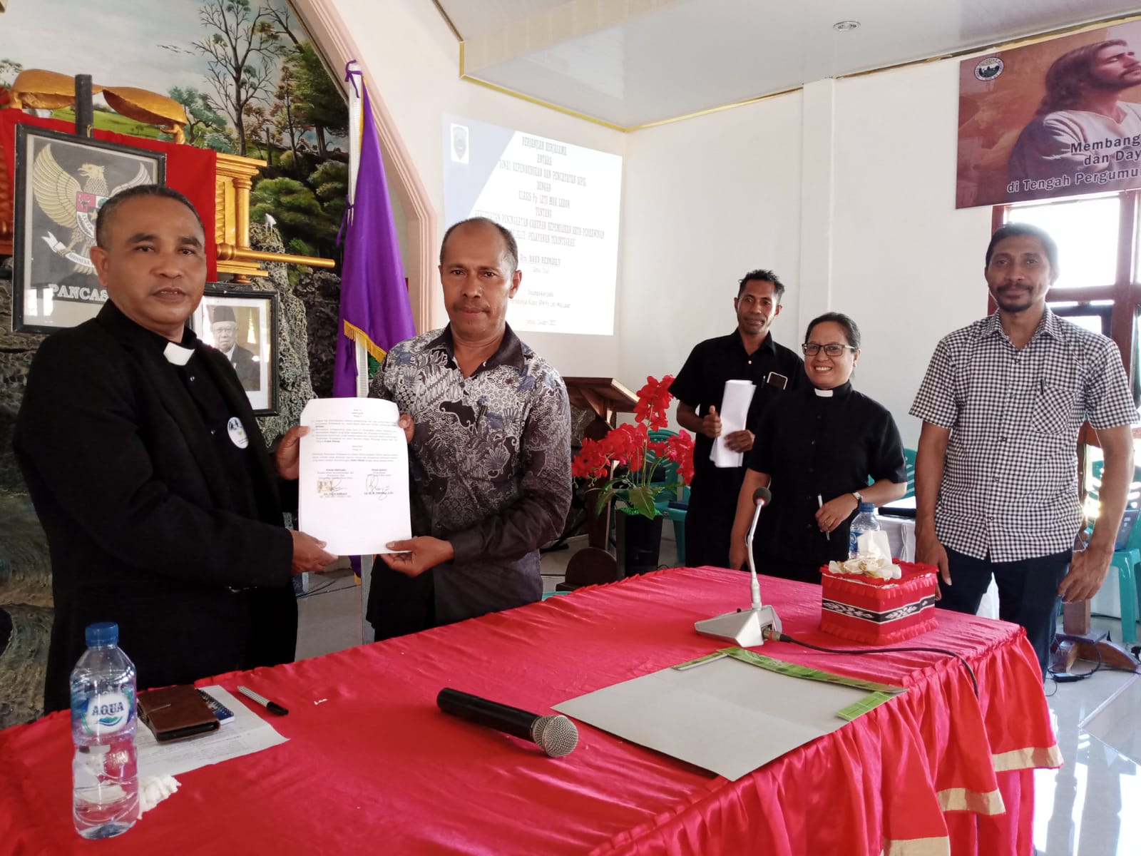 Disdukcapil MBD dan Klasis GPM Lemola Teken MoU