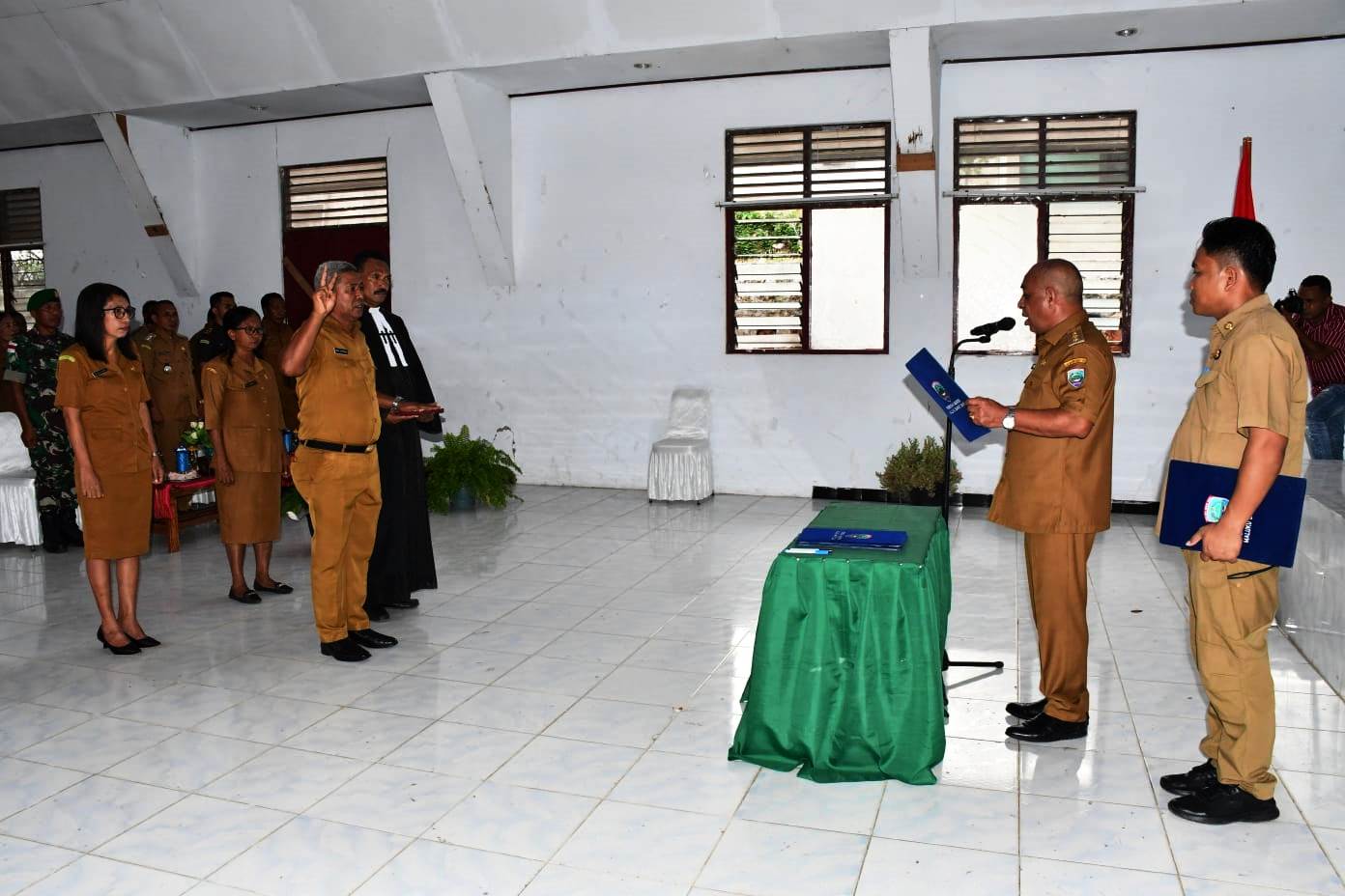 Bupati MBD Lantik Penjabat Kades Wonreli