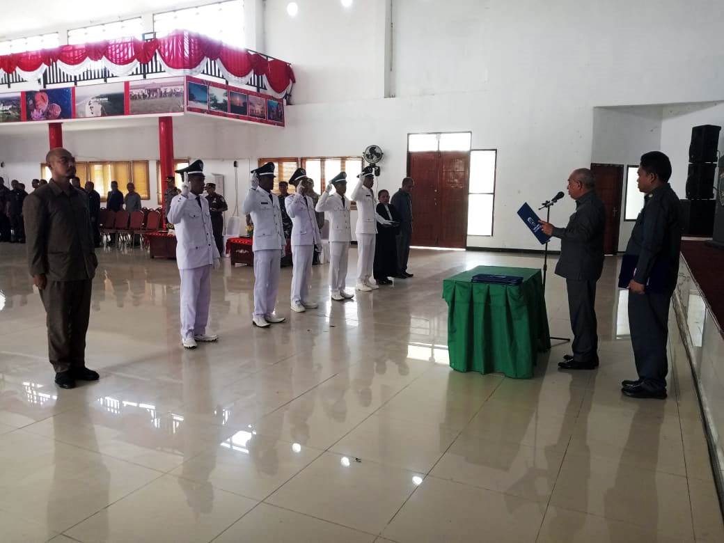 Bupati Noach Lantik 5 Kades Wetar
