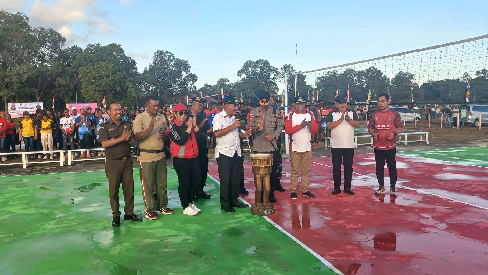 Pukul Tifa, Noach Buka Turnamen Bupati Cup I