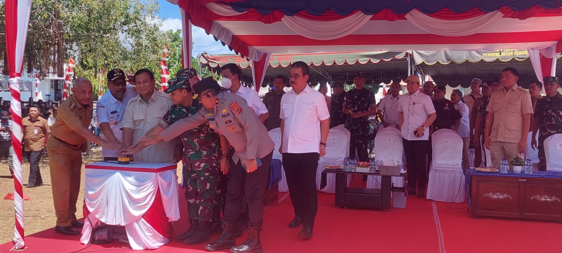 Kunjungi MBD, Menhan Prabowo Resmi 10 Sarana Air Bersih
