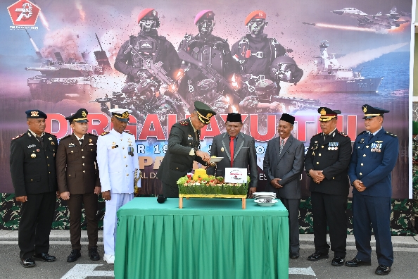 Wabup MBD Hadiri Upacara HUT TNI Ke-78