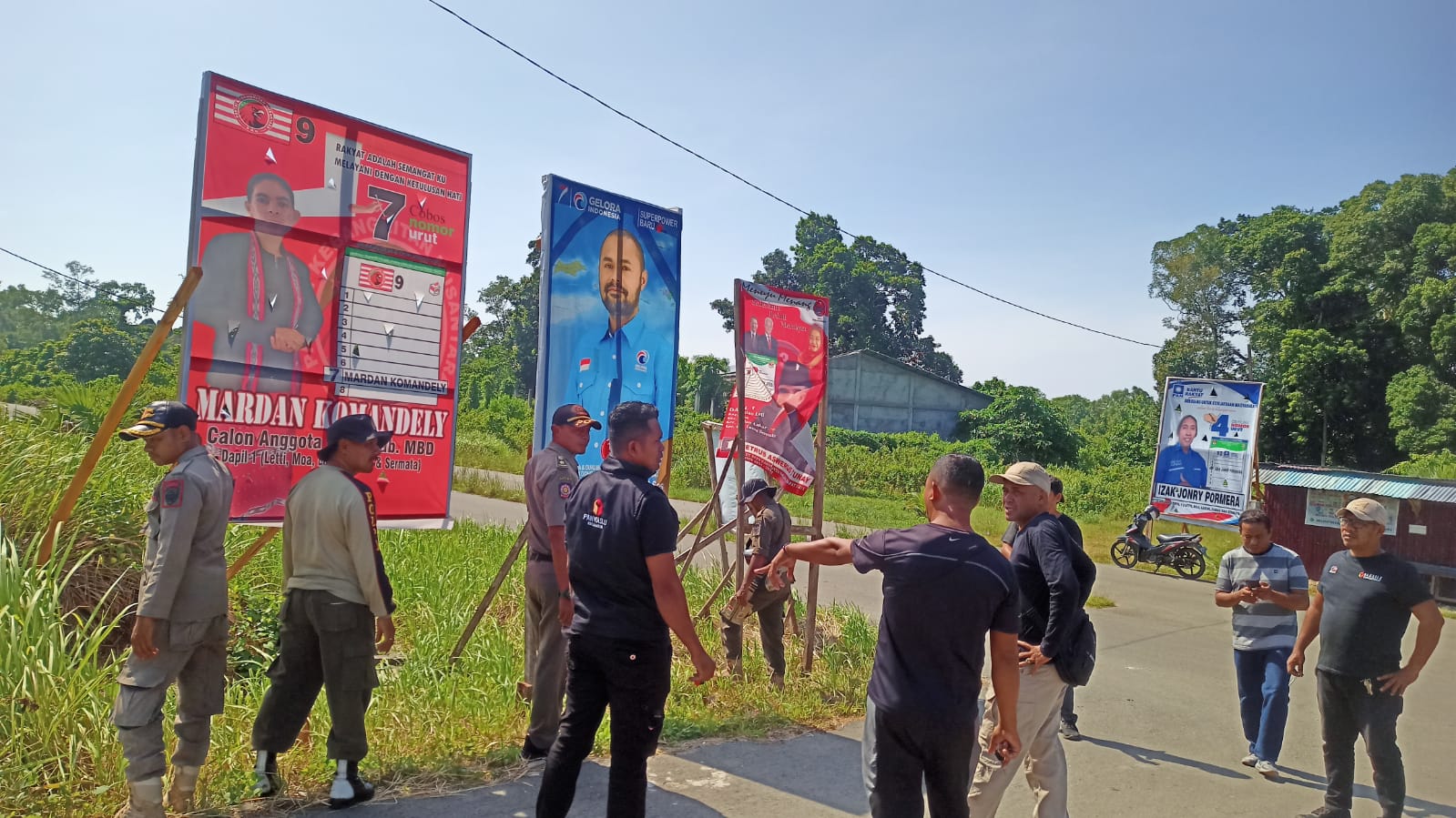 Bawaslu MBD Gandeng Satpol PP Tertibkan APK