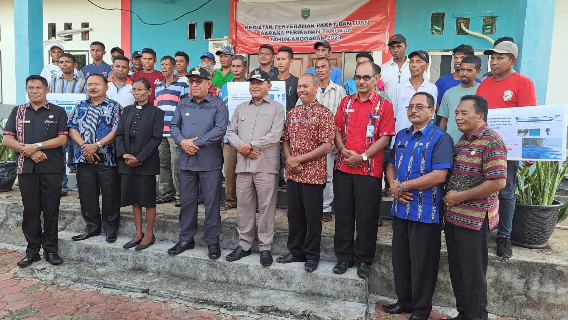 Bupati MBD Serahkan Bantuan Sarana Perikanan Tangkap