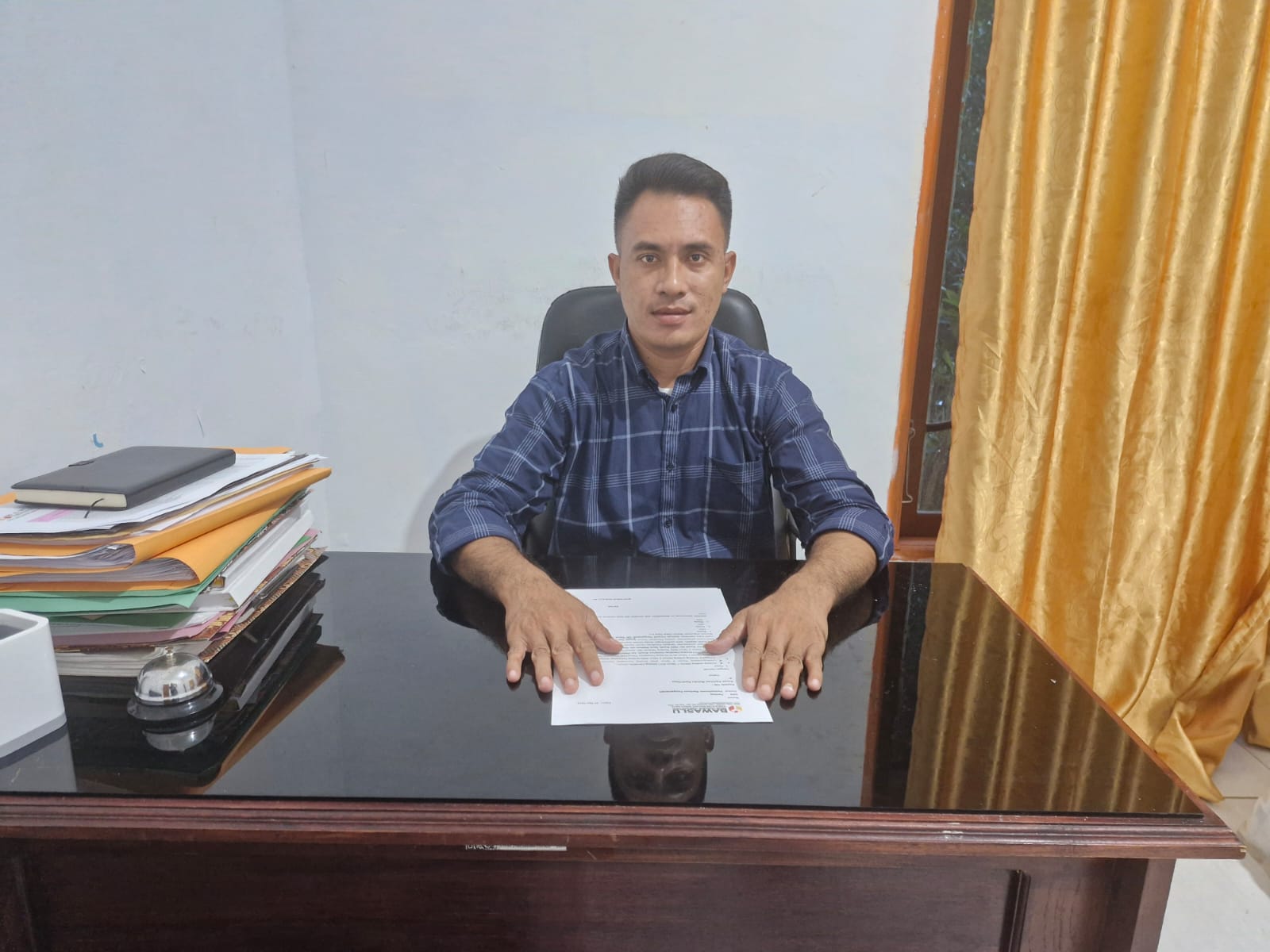 Kerlely Ingatkan Pengawas Tidak Tinggalkan TPS Saat Hitung Suara