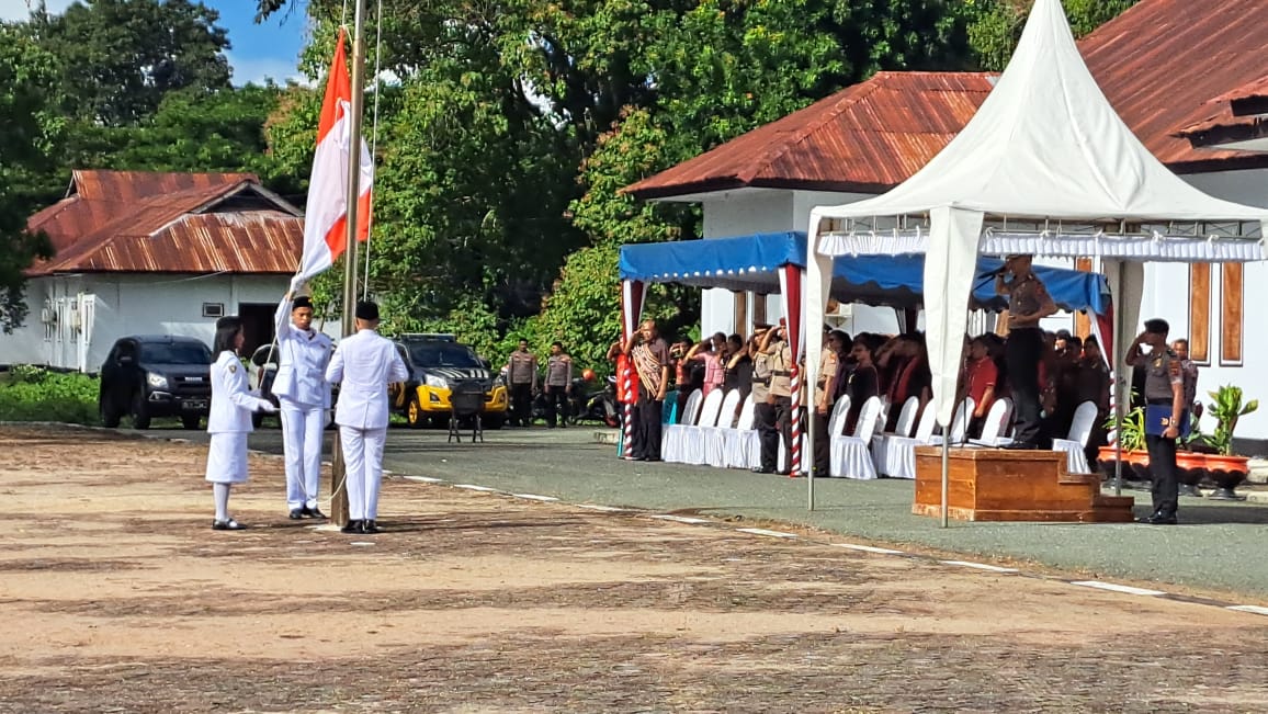 Pemda MBD Gelar Upacara Peringatan Hardiknas