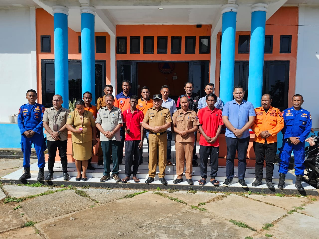 Wabup Kilikily Serahkan Dua Korban Laut Kepada Keluarga