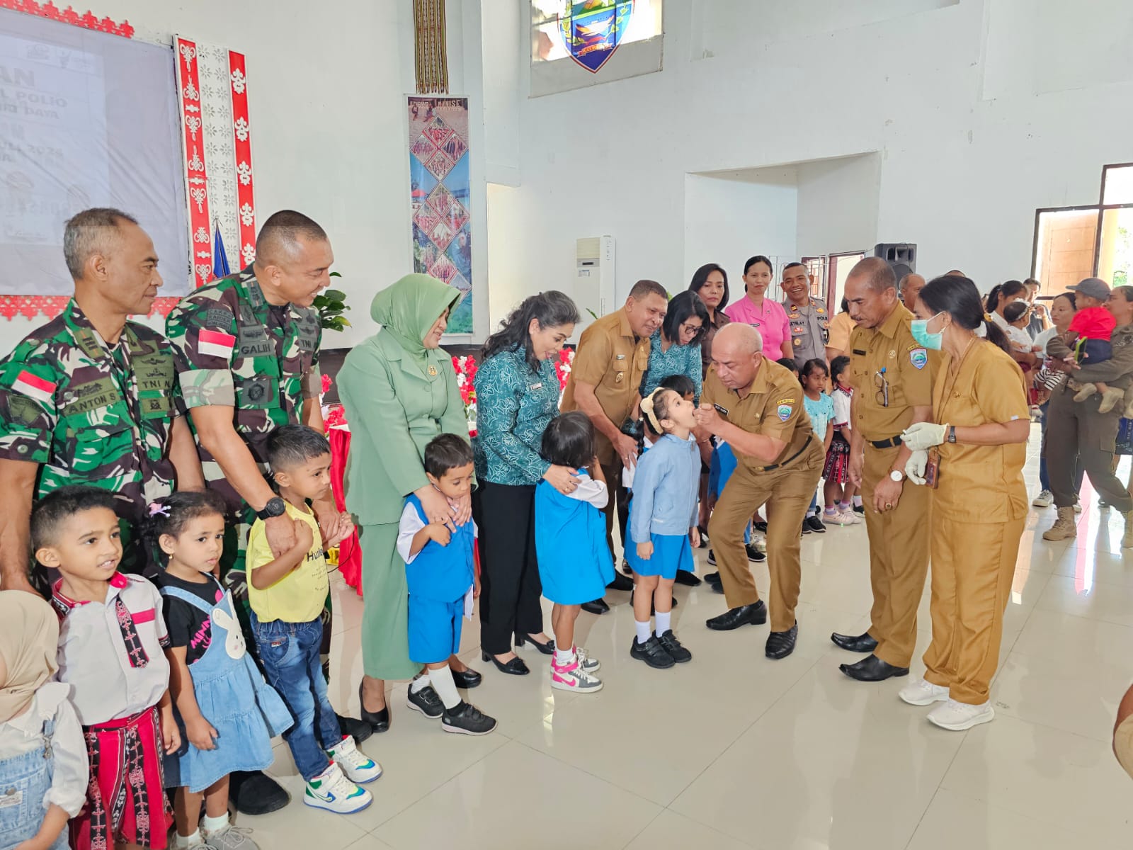 Bupati Noach Canangkan Pekan Imunisasi Nasional Polio
