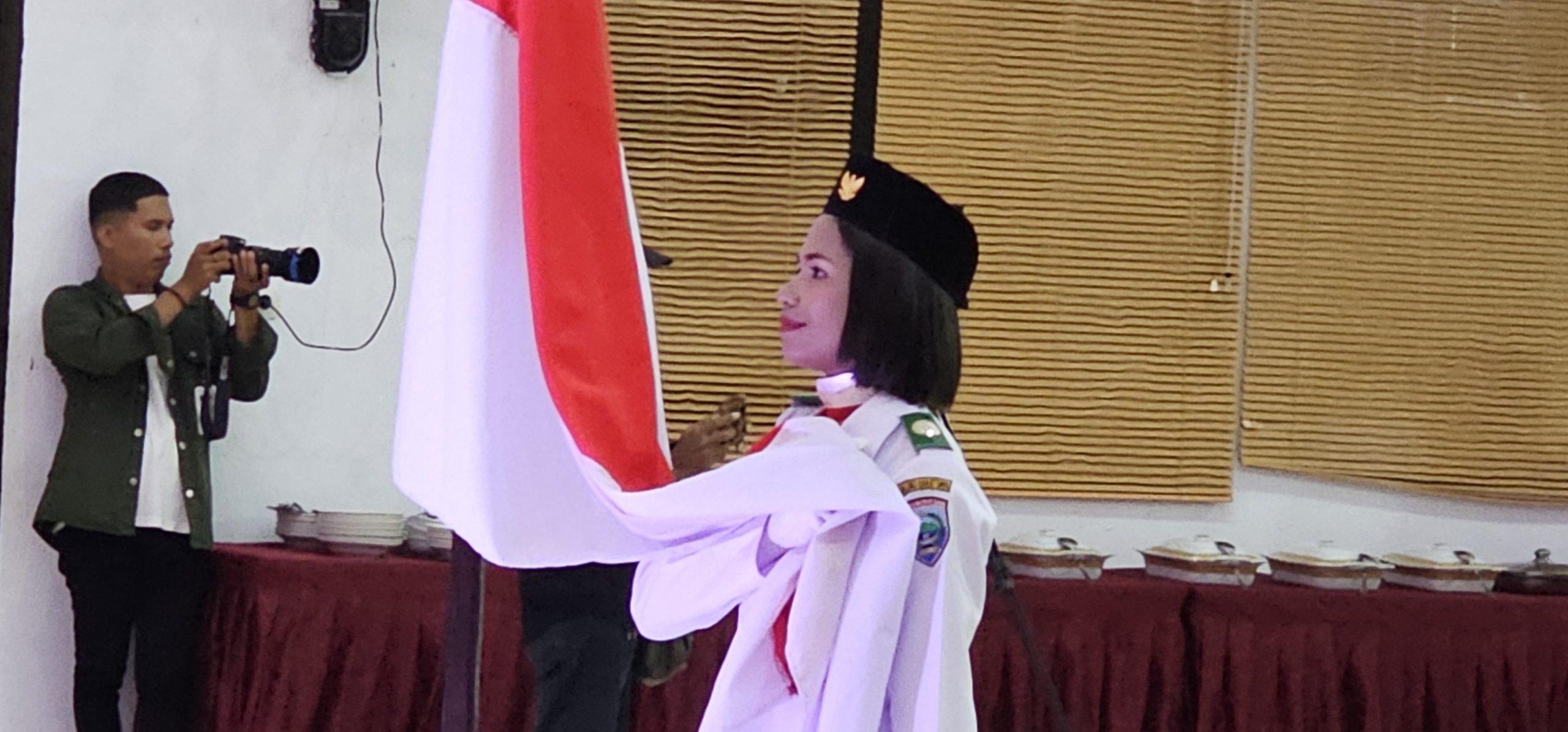 Utusan Aprian-Damer Pemimpin Upacara Pengukuhan Paskibraka MBD