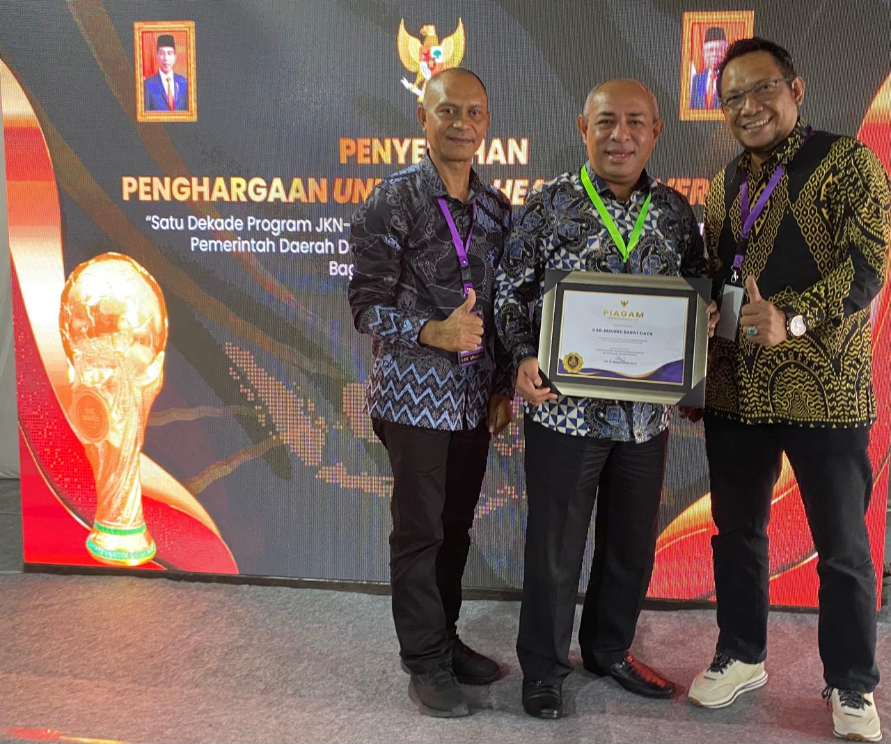 Bupati MBD Terima Penghargaan UHC