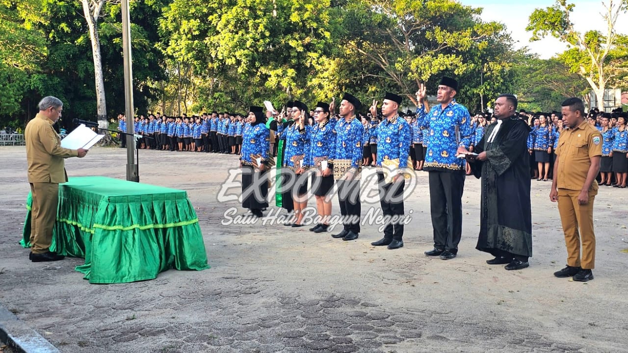 Penantian Panjang Berakhir, Bupati Noach Lantik 1.827 P3K