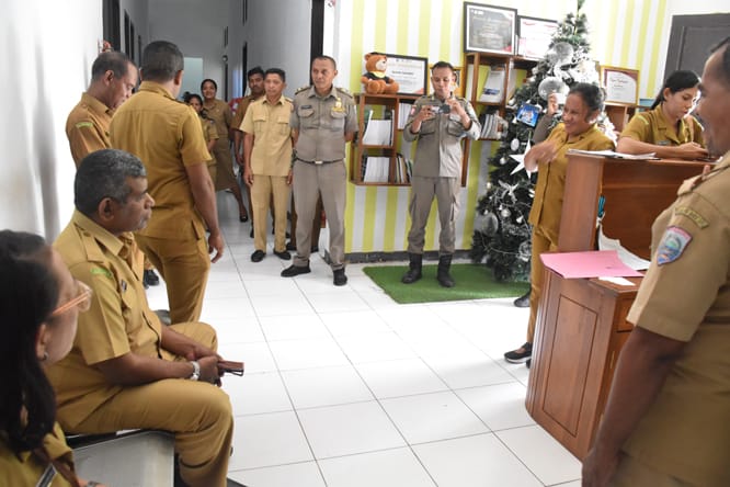 Hari Pertama Kerja 2026, Sekda MBD Langsung Sidak