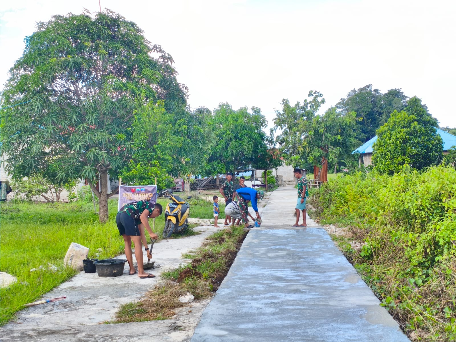 Satgas TMMD Tuntaskan Jalan Rabat Desa Moain